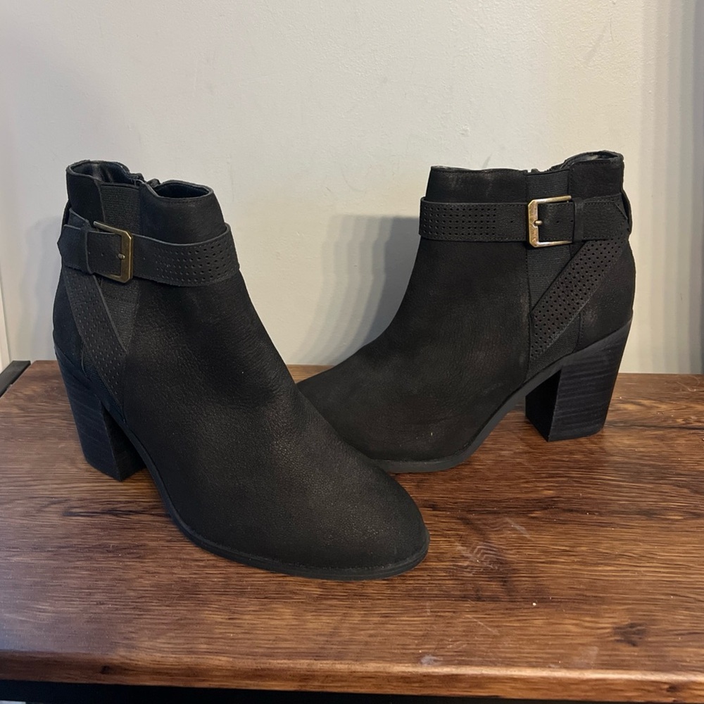 Crown Vintage Black Suede Perania Ankle Boots 9.5 M Booties